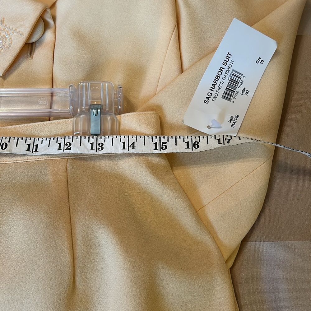 Suit - Picture 10 of 13